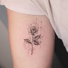 For instance, small and simple rose tattoos suit the hands, wrist, neck, and other areas. Geometric Rose Geometric Rose Tattoo Rose Tattoos For Women Geometric Tattoo Ribs