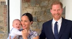 Kate middleton wants to make things up with prince harry and meghan markle for the sake of archie's relationship with his cousins prince george, princess charlotte and prince louis, according to a. Prince Harry And Meghan Markle Share Adorable Video Of Smiling Baby Archie In South Africa Huffpost Uk Parents