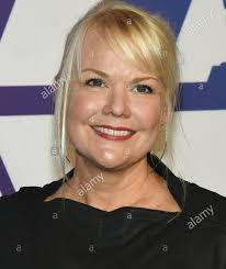 Shannon Dill's Instagram, Twitter & Facebook