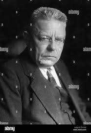 12 max hi-res stock photography and images