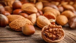 Combine 59 ml (1/4 cup) of the walnut hair dye with 59 ml (1/4 cup) baby shampoo, and wash the hair daily to maintain colour, and/or cover grey. Top 17 Recipes To Make Hair Dye At Home