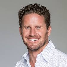 Derek Laviolette's Instagram, Twitter & Facebook