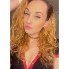 Samantha Silvas's Instagram, Twitter & Facebook