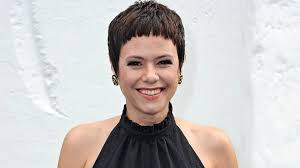Ihr seid bei der diesjährigen silvestershow dabei! Silvestershow Moderatorin Francine Jordi Ich War An Brustkrebs Erkrankt
