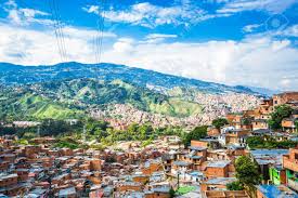 La comuna 13 était une zone stratégique, la porte d'entrée et de sortie de medellin vers la région d'uraba. Panoramic View Over Buildings And Valley Of Comuna 13 In Medellin Stock Photo Picture And Royalty Free Image Image 129980447