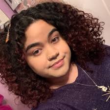 Erika Colon @fangirl.bookgram (@hazeluniquee)