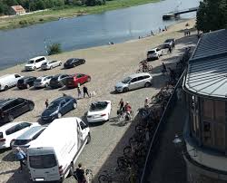 Täglich von 11.00 uhr bis 1.00 uhr. Auto Gefahr Auf Elberadweg Am Schillergarten Adfc Dresden Ruft Kommunalaufsicht Zum Einschreiten Auf