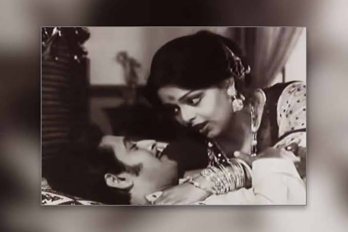Do you remember sexy and sensuous actress Mithu Mukherjee who vanished at her peak! - Get Bengal