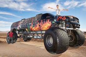 Le plus gros chien au monde. 10 Records Automobiles Completement Fous