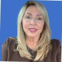 Lora Duncan's Instagram, Twitter & Facebook