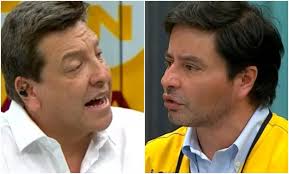 Since he was young he was inclined to the arts. El Tenso Dialogo Entre Julio Cesar Rodriguez Y Alcalde Rodolfo Carter