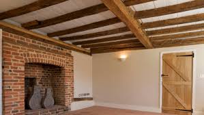 Chez leroy merlin, nous sommes au service des habitants qui ont des projets de rénovation, d'embellissement, d'isolation, d'assainissement, d'extension, de décoration, de réparation, d'aménagement, d'électricité, de plomberie, de menuiserie, d'éclairage, de sécurisation, de chauffage. Comment Renover Les Poutres Apparentes Leroy Merlin