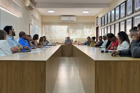 DPEMT - DPEMT articula acordo para revis&atilde;o de contratos de catadores em C&aacute;ceres