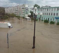 Непогода накрыла москву в середине дня. Lyutyj Potop V Kerchi Lyudi Plavayut Mashiny Plavayut Ostanovki Plavayut