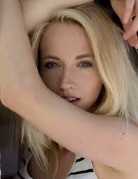 Sarah Bethea's Instagram, Twitter & Facebook