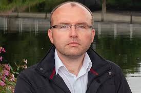 Councillor call for wider debate