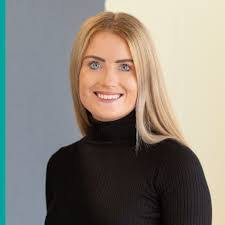 Holly Palmer's Instagram, Twitter & Facebook