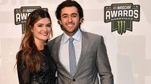 Now that he's got that handled, the son of 1988 elliott won at kansas speedway on sunday for his second victory in three races, cementing himself as a title threat late in a season in which mighty hendrick motorsports has lagged. Nascar Awards Show 2019 Chase Elliott Wins Most Popular Driver Award