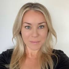 Amber Alden's Instagram, Twitter & Facebook