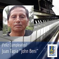 Es cumpleaños de Juan Tapia “John Beni”. Autor, compositor y cantante de la  agrupación de cumbia Los Ribereños. Entre sus creaciones: “Balú”, “Cuando  yo me muera”, “La paleta”, “Silbando”, “Tu perfume mi