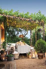 Un Reve De Campagne Espagnole Un Reve De Campagne Espagnole Habitant Dans Un Appartement En Ville Ingrid Decoratr In 2020 Outdoor Dining Area Pergola Backyard Dining