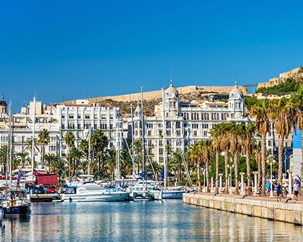La Marina de Valencia: Ocio, Cultura y Mar en el Puerto