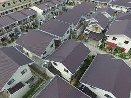 Has low pitched roof which is either hip or gable; The Best Roofing Practices For Philippine Climate