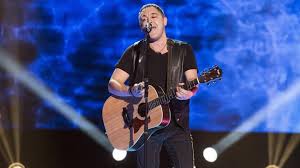 He played outside linebacker and tight end as a pro. Andres Balado El Bruce Springsteen Gallego Que Triunfa En La Voz