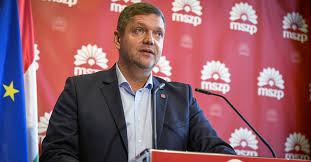 Édesapja udvaros béla rendező, édesanyja dévay camilla színművésznő. Miniszterelnok Ur Reg Elmult A Farsang Nem Hajoskapitanyt Kell Jatszani Hanem Eleteket Menteni Mszp Hu