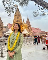Tamannaah Bhatia: महादेव की भक्ति में लीन हुईं तमन्ना भाटिया, काशी विश्वनाथ  के दर्शन के लिए पहुंची बनारस - Tamannaah Bhatia visit banaras for kashi  vishwanath temple see her latest pics