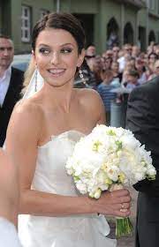 Anna lewandowska got married to robert lewandowski, who plays as a striker for bayern munich club and is representing poland in international competitions. Pin On Wedding