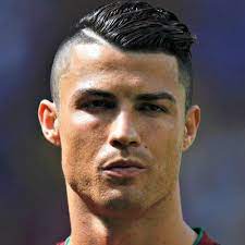 De asemenea, cristiano ronaldo, 36 de ani, a devenit și singurul fotbalist din istorie care joacă la 5 turnee finale de campionat european (a marcat. Cristiano Ronaldo Neue Frisur Bilder Neue Frisuren Haarschnitt Ronaldo Cristiano Cristiano Ronaldo