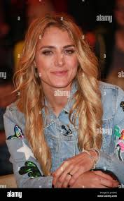 Markus lanz talkshow studio stahltwiete anna kraft moderatorin hamburg  hi-res stock photography and images