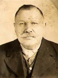 WYBIERAMY Jako, że zbliżają się wybory na włodarza naszej wsi, chcemy  przypomnieć dokonania wójta Antoniego Dusika (1875-1941) nazywanego przez  mieszkańców „naszym energicznym wójtem”. Może