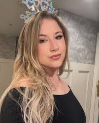 Kelsey Dickerson's Instagram, Twitter & Facebook