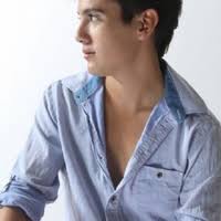 כבר כילד החל לדבב בסדרות וסרטים וללמוד תיאטרון ו פיתוח קול. ×ª×•×'×œ ×©×¤×™×¨ ×ž×'×–×'×– ×ž×™ ×©×¤×¨××™×™×¨ ×¡×˜×™×¤×¡