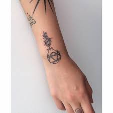 Even creators or artists who need inspiration can avail of the many tattoo ideas listed everywhere on different sites. Stick And Poke Tattoo Inspiration Vol 3