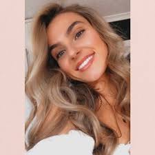 Allecia (@allecia_haw)