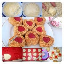 De Jolis Biscuits Des Gateaux Algeriens Tres En Vogue Cette Annee Cuits Dans Des Moules En Silicone Sables Fonda Gateau Silicone Sables Patisseries Sucrees
