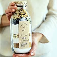 Quick Bread In A Bottle Absolutely Cute Gift Idea Gonna Make It 2 Cups All Purpose Flour 1 Cup Rolled Oats 1 2 Cu Jar Gifts Food Gifts Homemade Gifts