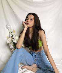 She Was Bored Photography Poses Women Photoshoot Poses Girl Photography Poses