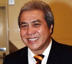 Timbalan ketua menteri 1 sarawak datuk amar douglas uggah embas, yang juga pengerusi jawatankuasa pengurusan bencana negeri hari ini berkata, hanya rakyat sarawak yang berada di sabah dan labuan dibenarkan balik, tetapi perlu memohon melalui aplikasi dalam talian. Buletin Tv3 Covid 19 Timbalan Ketua Menteri Sarawak Facebook