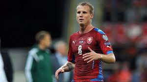 Plzeňský fotbalista a bývalý reprezentant david limberský může znovu sednout za volant. Opily Fotbalista Limbersky Havaroval Pred Policii Na Miste Cinu Utekl Extra Cz