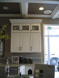 To get that approximate chair rail height, measure the ceiling height in inches and divide that number by three. 10 Foot Ceilings And Cabinets Kitchens Forum Gardenweb House Design Kitchen Country Cottage Kitchen Kitchen And Bath Design