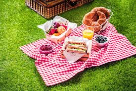 Picknick synonyms, picknick pronunciation, picknick translation, english dictionary definition of picknick. Picknick Gesunde Leckereien Im Freien Geniessen Reiseziele Ch