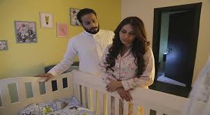 قالت الفنانة السعودية إلهام علي، إنها شعرت بخجل حقيقي عند ظهورها في مشهد مع زوجها الفنان خالد صقر بحلقة من مسلسل ممنوع التجول، الذي يجري عرضه في دراما رمضان الجاري، ويقوم ببطولته الفنان السعودي ناصر القصبي. Ù…Ù† Ù‡Ùˆ Ø®Ø§Ù„Ø¯ ØµÙ‚Ø± Ø²ÙˆØ¬ Ø§Ù„Ù‡Ø§Ù… Ø¹Ù„ÙŠ Ù…ÙˆØ³ÙˆØ¹Ø© Ø§Ù„Ù…Ù†Ù‡Ø§Ø¬