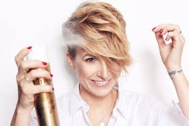 Short layered hairstyles are really hot in the fashion and beauty industry at the moment! Pin On Frisuren Feines Haar