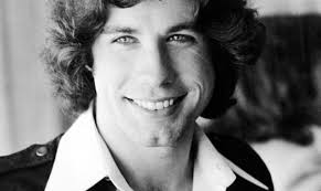 Trên trang cá nhân, tài tử john travolta gửi lời cảm ơn các y bác sĩ tại trung tâm điều trị ung thư anderson cancer, nơi vợ anh điều trị suốt hai năm qua. 35 Handsome Photos Of A Young John Travolta That Had Women Swooning In The 1970s And 1980s Vintage News Daily