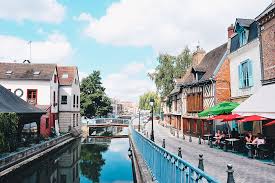 Pour ce week end, je te souhaite de te lever le plus tard possible (vive la grâce matinée lol), de te goinfrer, de boire l'apéro avec tes amis sans te priver tu sais que je suis un grand philosophe. 20 Choses A Faire Et Voir Lors D Un Week End A Amiens En Picardie