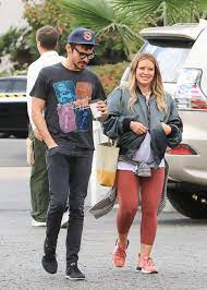 О рождении третьего ребенка она лично рассказала поклонникам в соцсетях. Hilari Daff Stala Mamoj Vo Vtoroj Raz Hello Russia